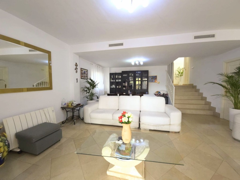 4 Bed, 3 Bath, HouseFor Sale, Riviera, Malaga