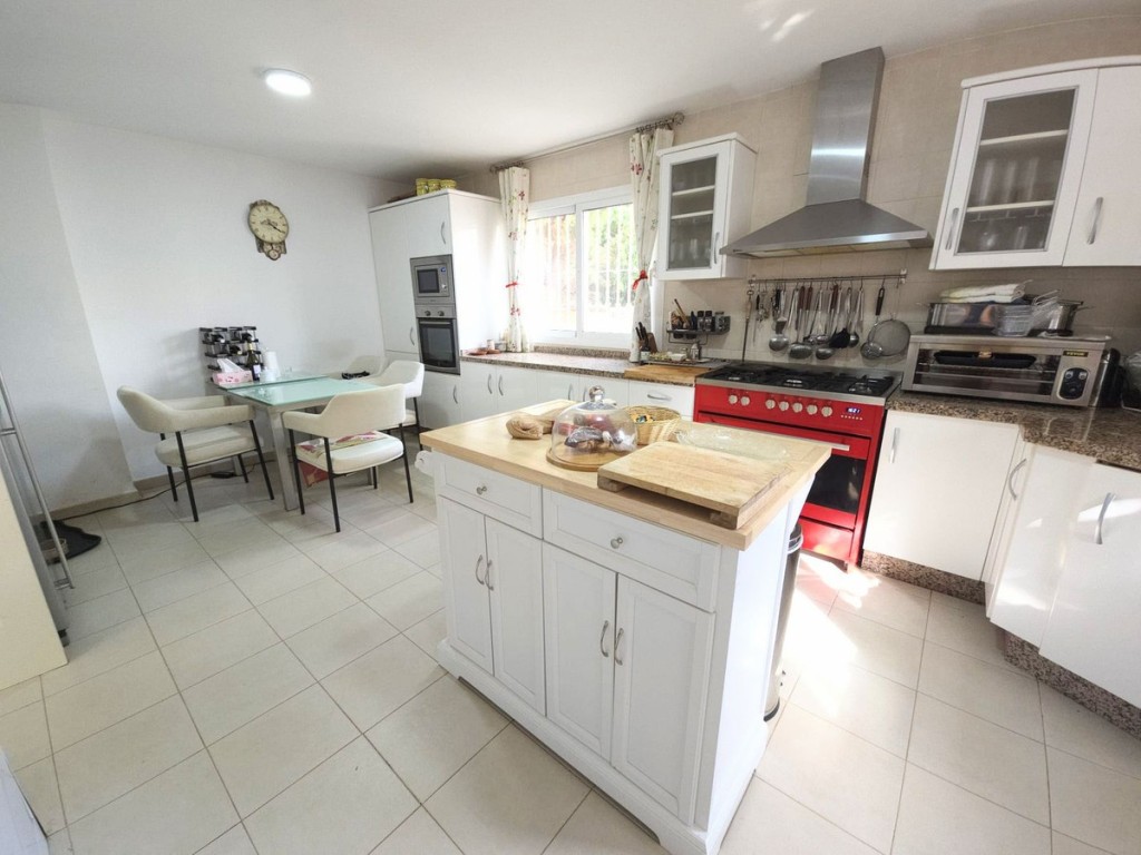 4 Bed, 3 Bath, HouseFor Sale, Riviera, Malaga