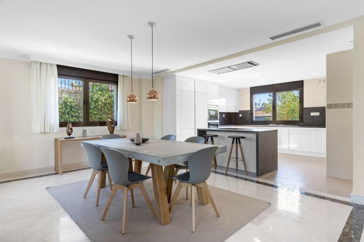 3 Bed, 3 Bath, HouseFor Sale, Estepona, Costa del Sol