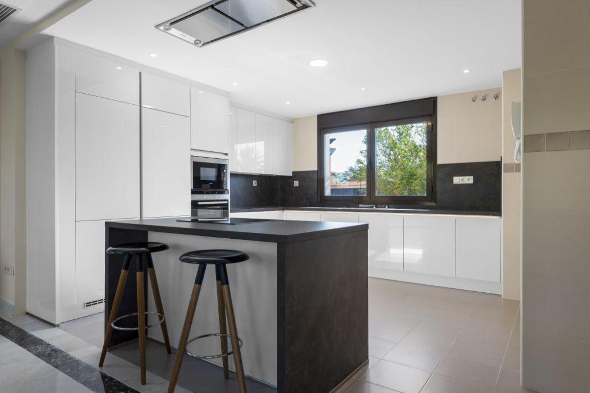 3 Bed, 3 Bath, HouseFor Sale, Estepona, Costa del Sol