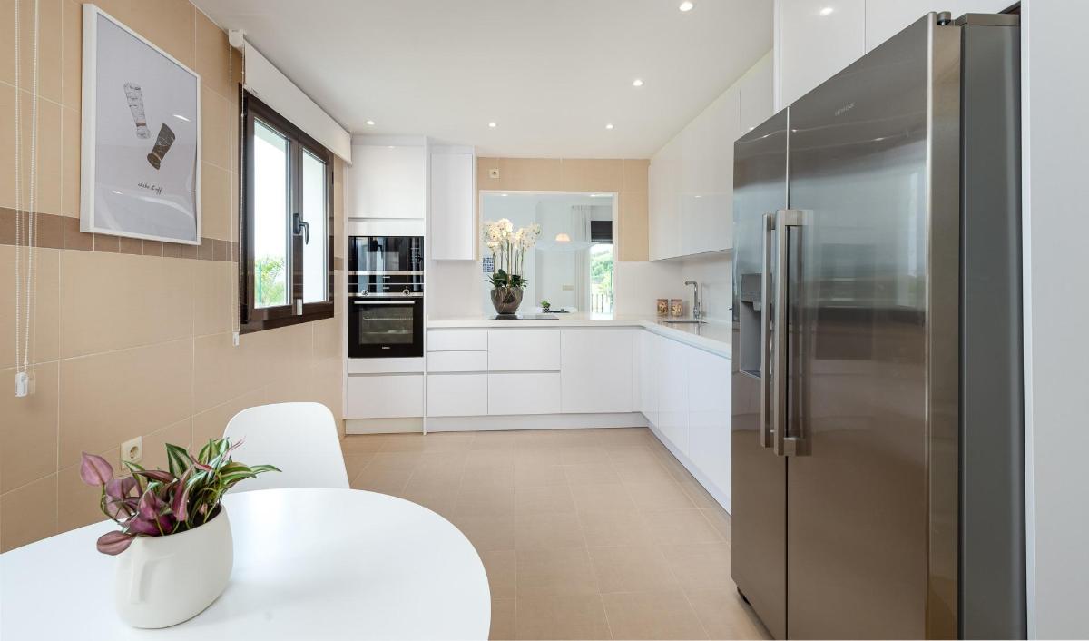 3 Bed, 3 Bath, HouseFor Sale, Estepona, Costa del Sol