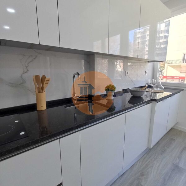 3 Bed, 2 Bath, ApartmentFor Sale, Lisboa, Lisboa