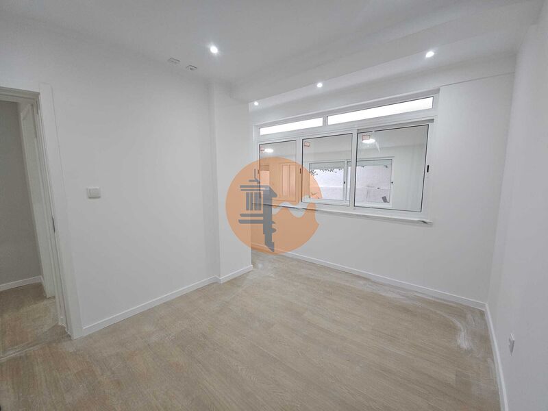 2 Bed, 1 Bath, ApartmentFor Sale, Amadora, Lisboa