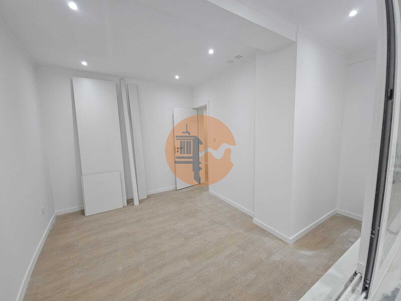 2 Bed, 1 Bath, ApartmentFor Sale, Amadora, Lisboa