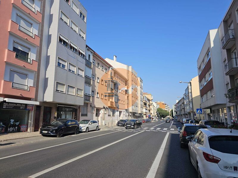 3 Bed, 2 Bath, ApartmentFor Sale, Lisboa, Lisboa