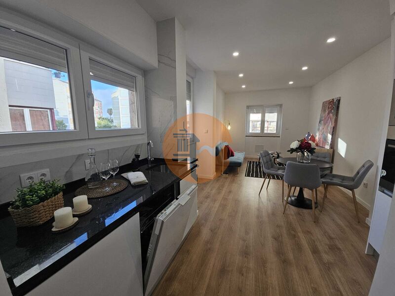 3 Bed, 2 Bath, ApartmentFor Sale, Lisboa, Lisboa