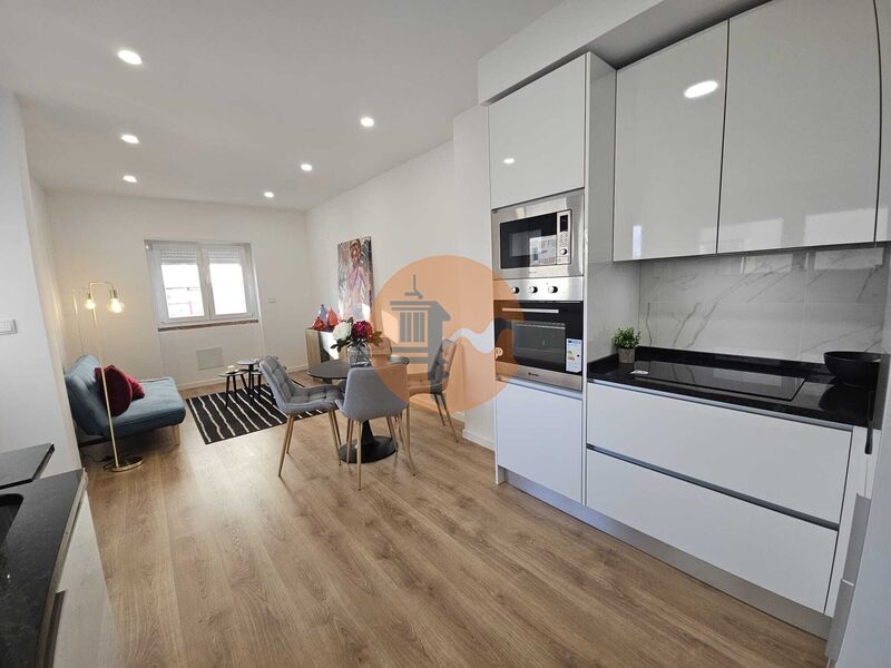3 Bed, 2 Bath, ApartmentFor Sale, Lisboa, Lisboa