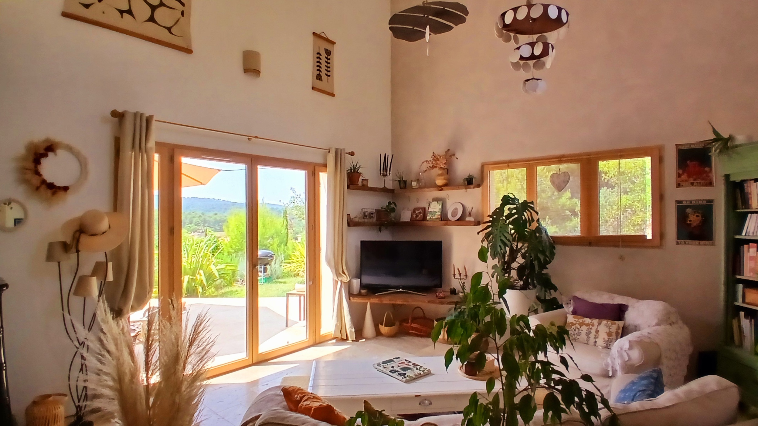 3 Bed, 2 Bath, HouseFor Sale, Cruzy, Herault, Languedoc-Roussillon, 34310