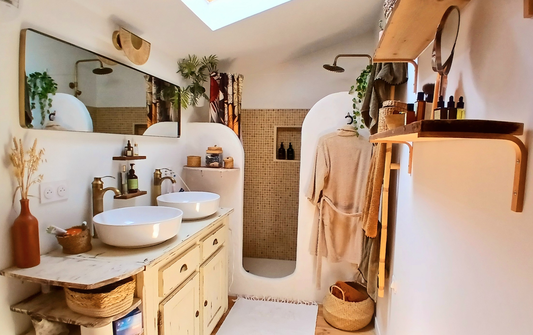 3 Bed, 2 Bath, HouseFor Sale, Cruzy, Herault, Languedoc-Roussillon, 34310