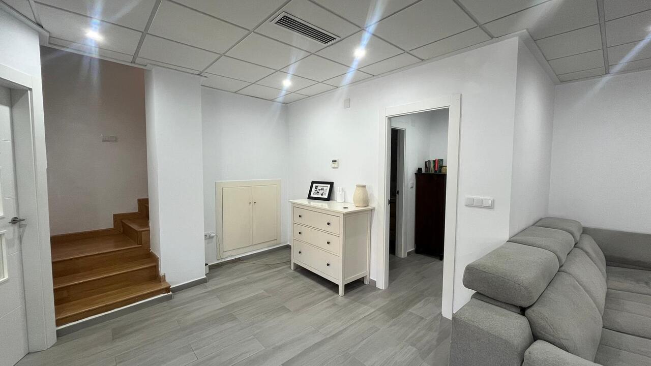 5 Bed, 2 Bath, HouseFor Sale, Algorfa, Alicante