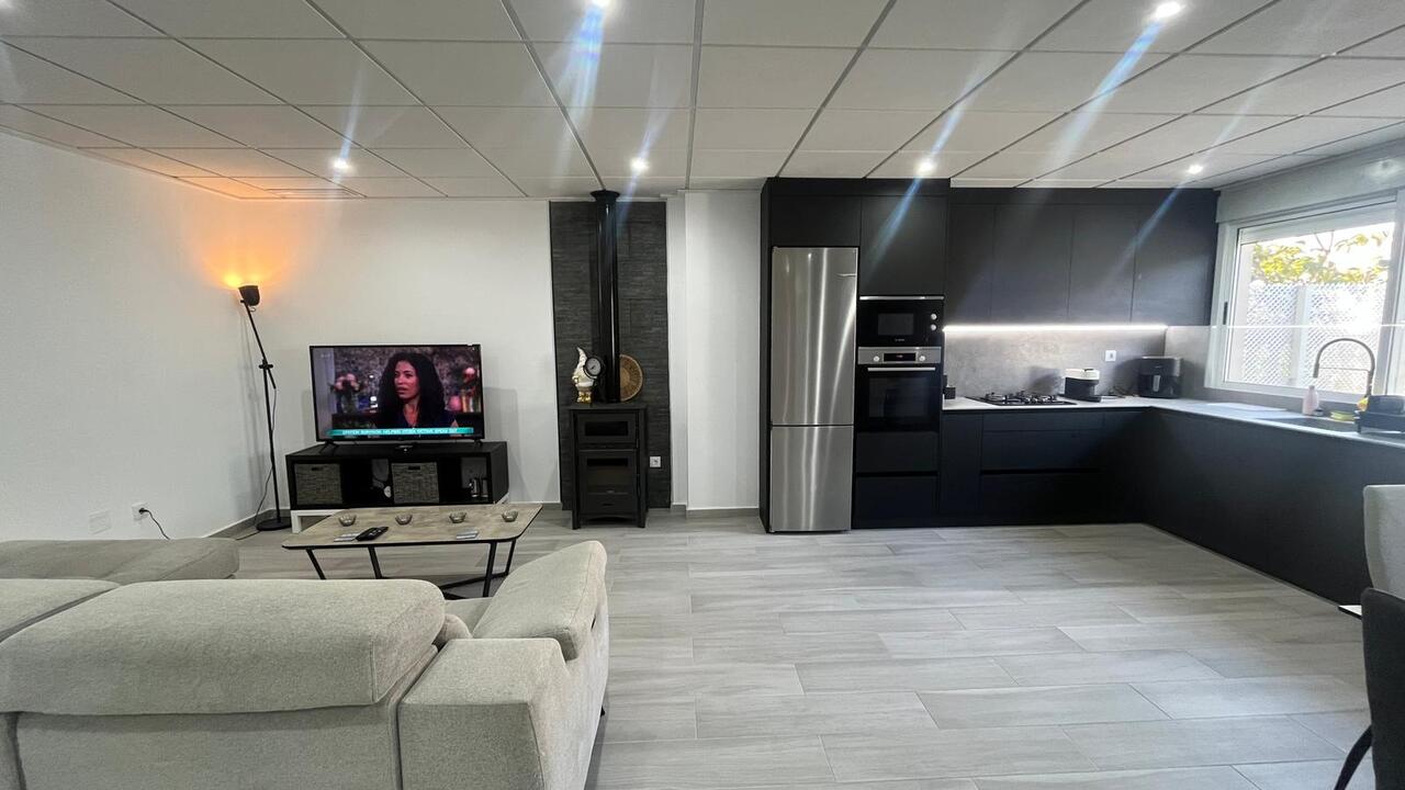 5 Bed, 2 Bath, HouseFor Sale, Algorfa, Alicante