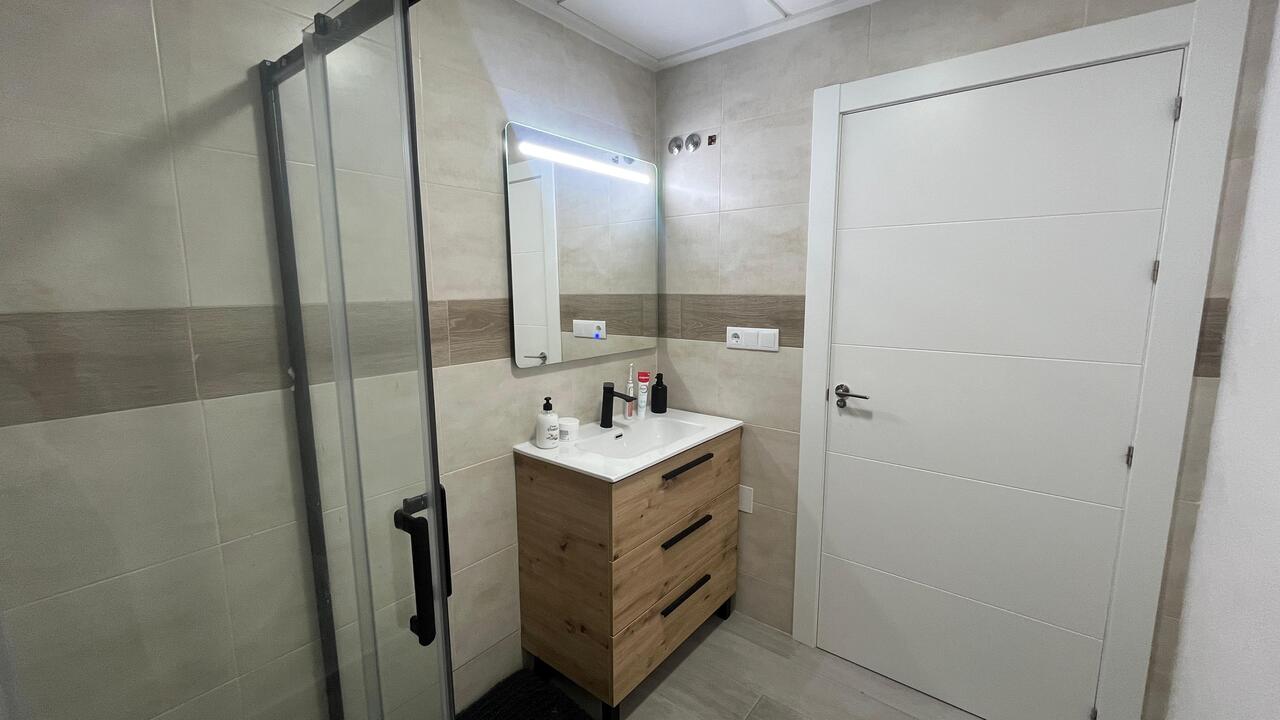 5 Bed, 2 Bath, HouseFor Sale, Algorfa, Alicante