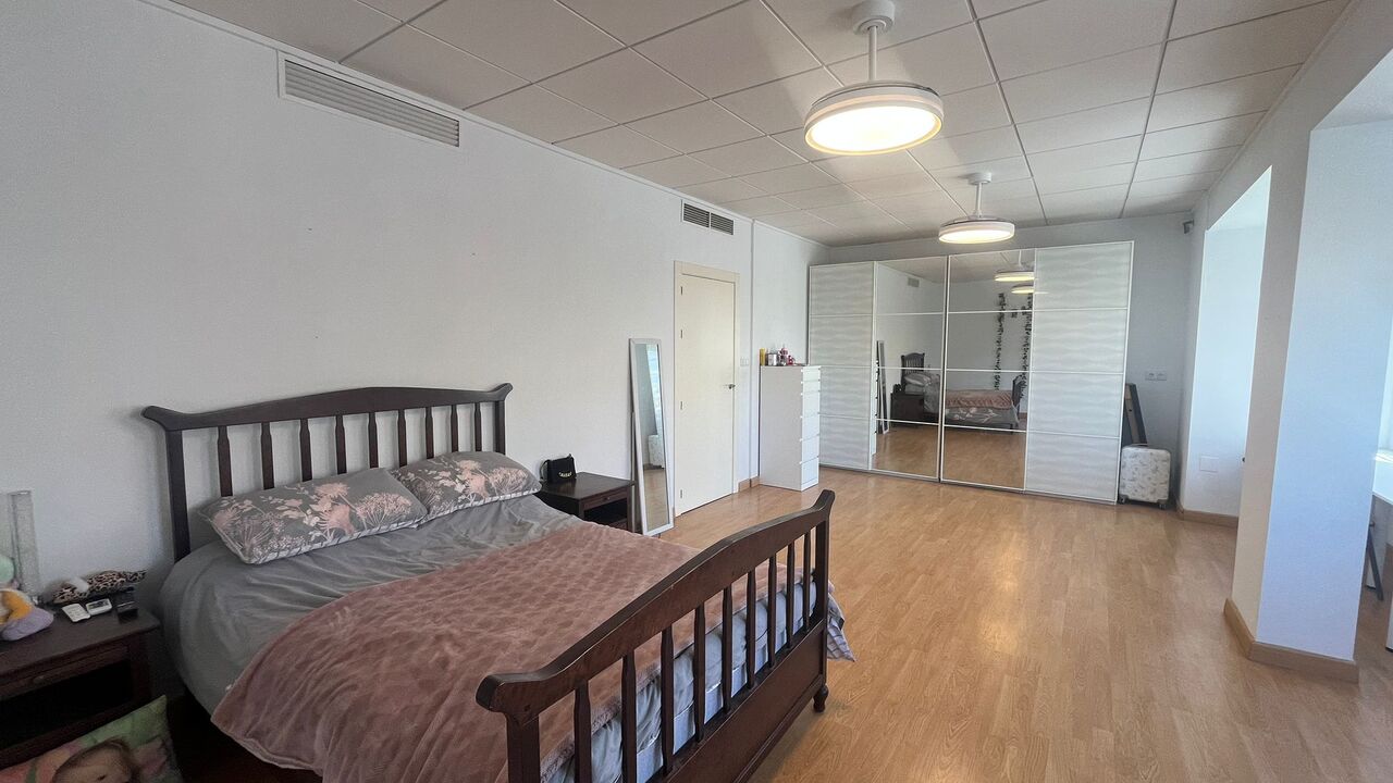 5 Bed, 2 Bath, HouseFor Sale, Algorfa, Alicante