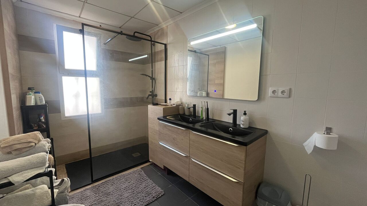 5 Bed, 2 Bath, HouseFor Sale, Algorfa, Alicante