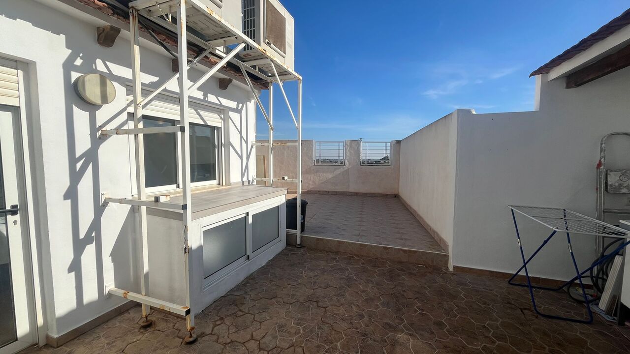 5 Bed, 2 Bath, HouseFor Sale, Algorfa, Alicante