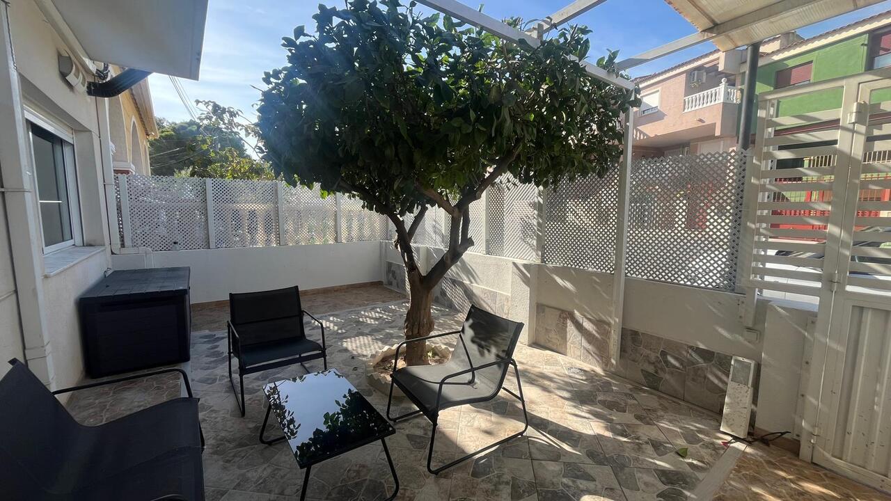 5 Bed, 2 Bath, HouseFor Sale, Algorfa, Alicante