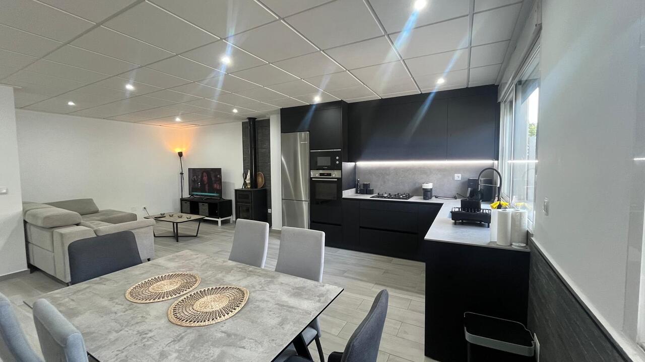 5 Bed, 2 Bath, HouseFor Sale, Algorfa, Alicante