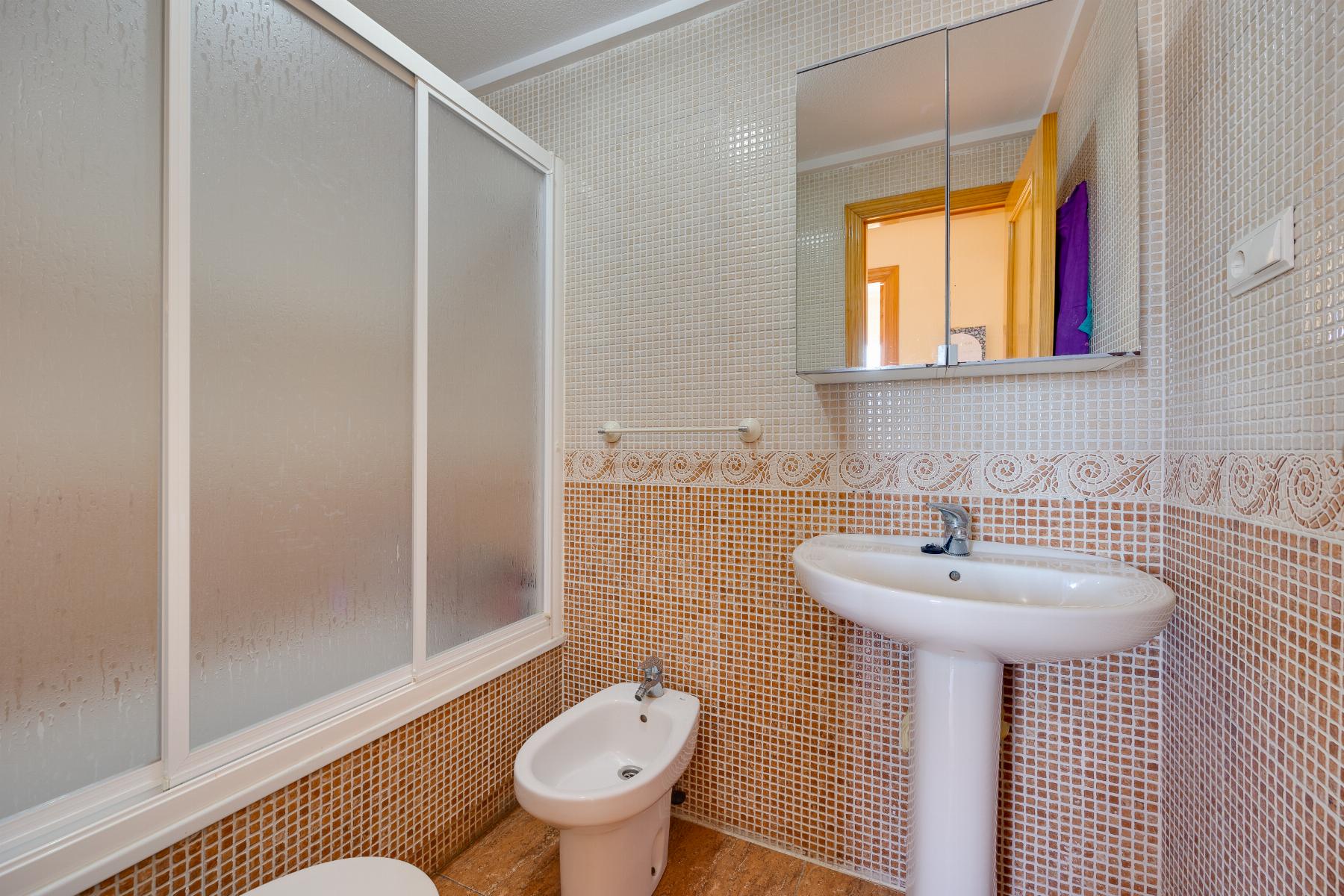 2 Bed, 1 Bath, ApartmentFor Sale, Torrevieja, Alicante