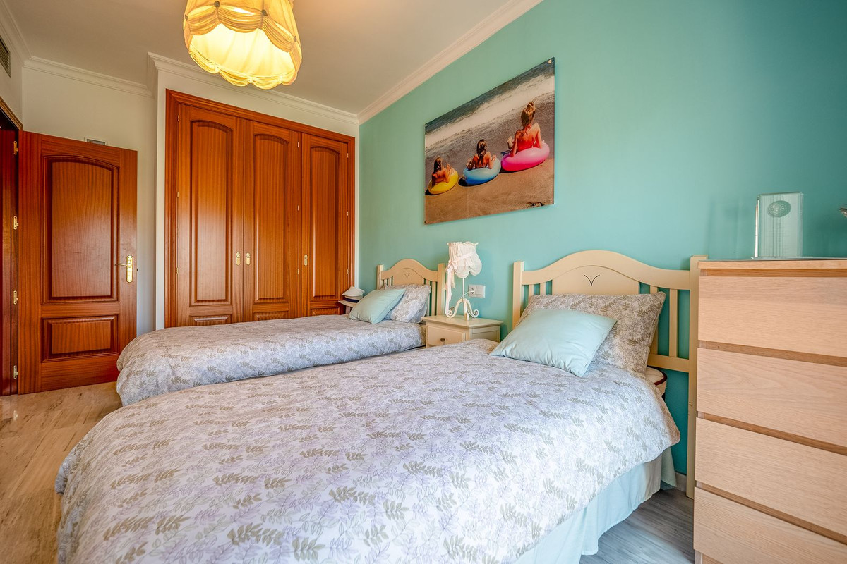 Alhaurin Golf, Malaga, 3 Bedrooms Bedrooms, ,2 BathroomsBathrooms,For Sale,R5112271