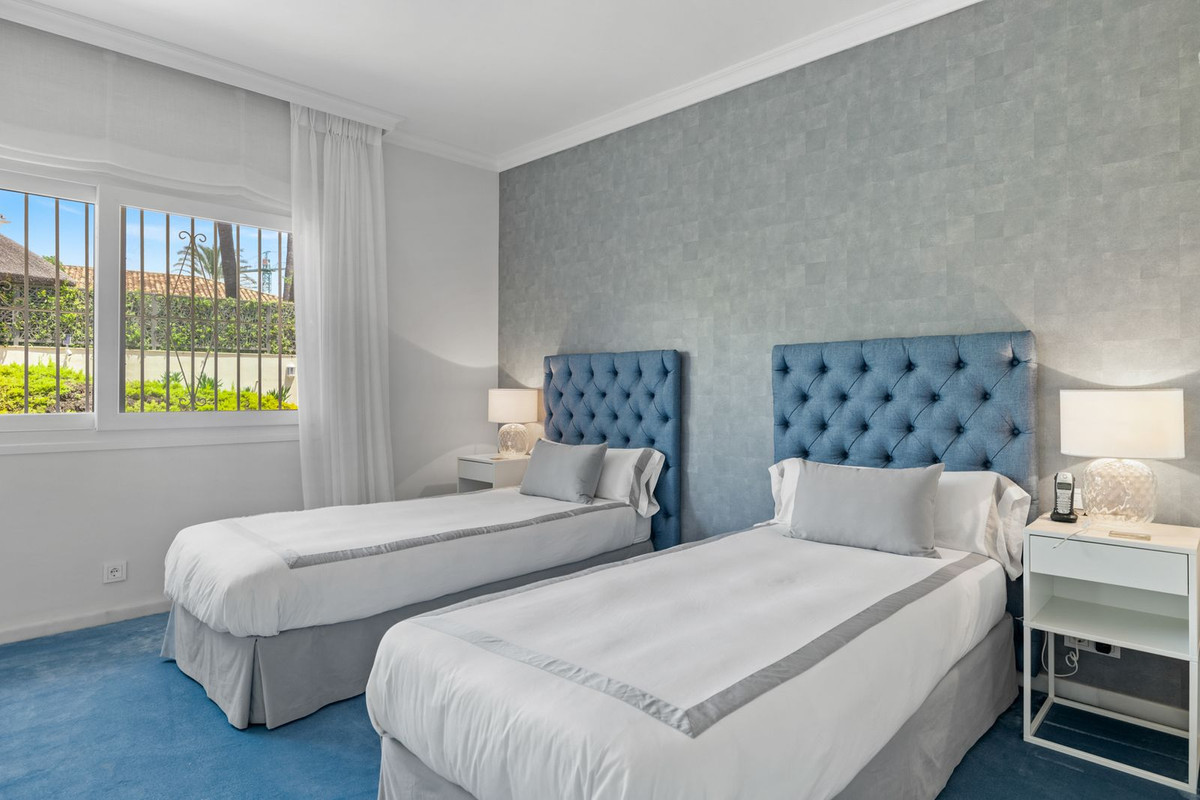 6 Bed, 6 Bath, HouseFor Sale, Nueva Andalucia, Malaga