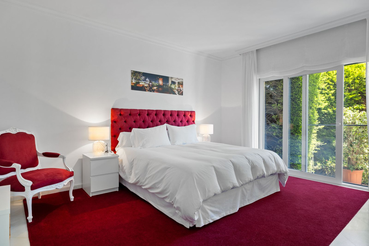 6 Bed, 6 Bath, HouseFor Sale, Nueva Andalucia, Malaga