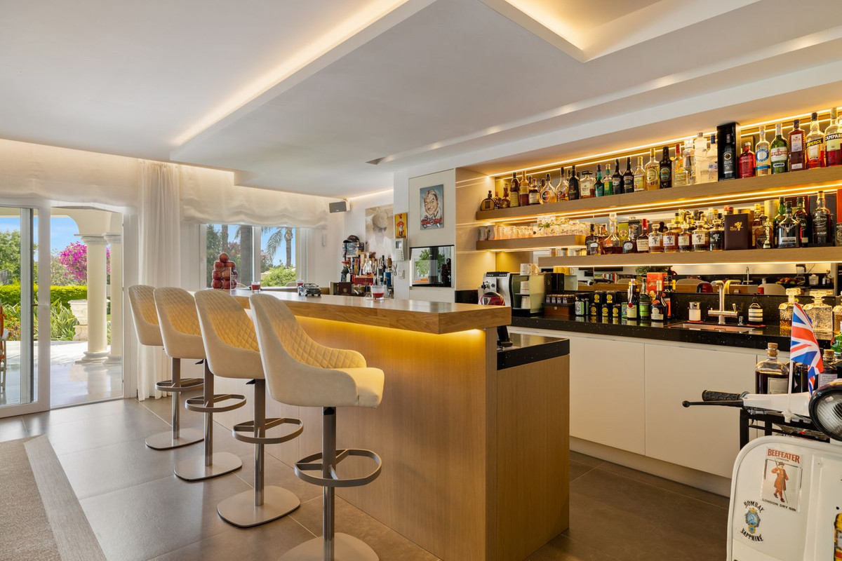 6 Bed, 6 Bath, HouseFor Sale, Nueva Andalucia, Malaga