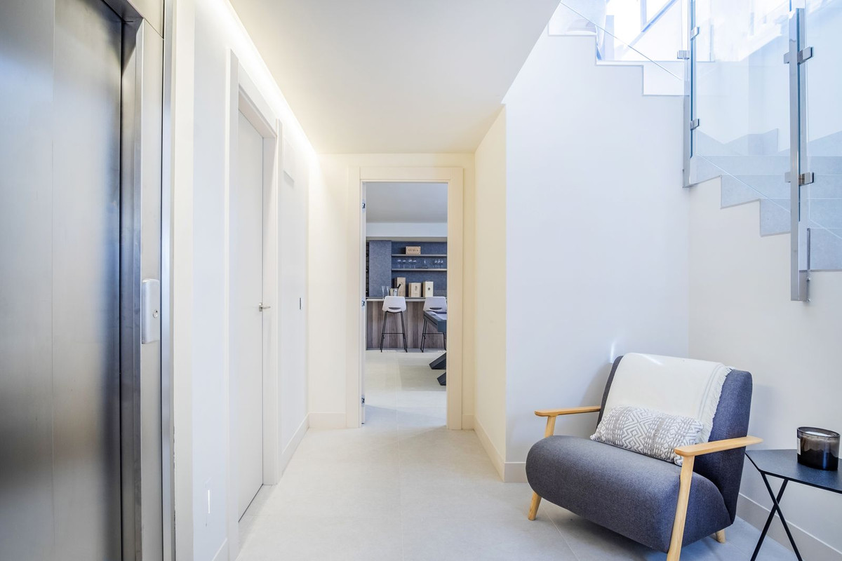 4 Bed, 3 Bath, HouseFor Sale, New Golden Mile, Malaga