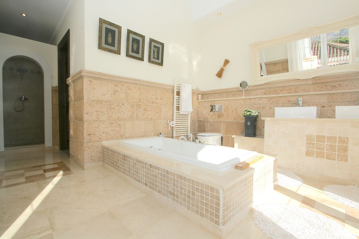 5 Bed, 4 Bath, HouseFor Sale, Mijas, Malaga