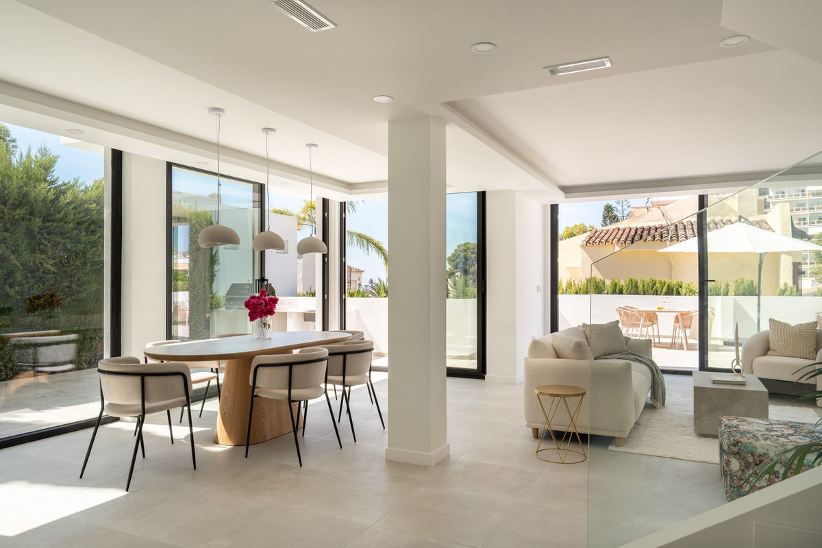 3 Bed, 3 Bath, HouseFor Sale, Nueva Andalucia, Malaga