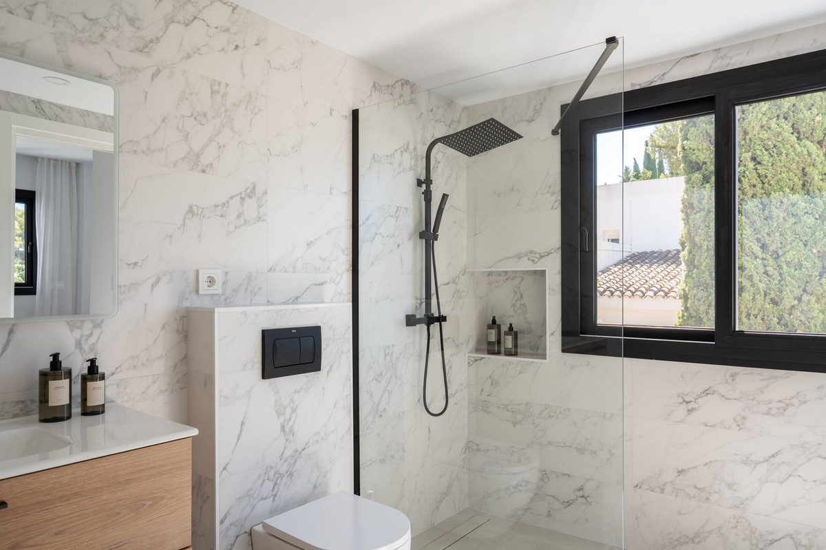 3 Bed, 3 Bath, HouseFor Sale, Nueva Andalucia, Malaga