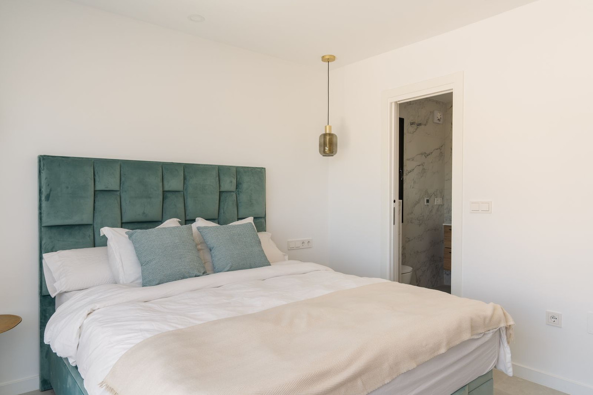 3 Bed, 3 Bath, HouseFor Sale, Nueva Andalucia, Malaga