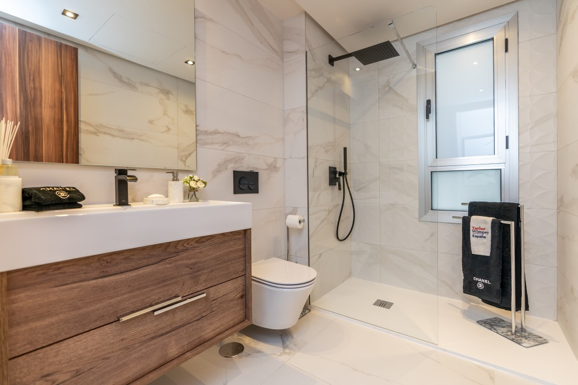 Commercial Property, For Sale