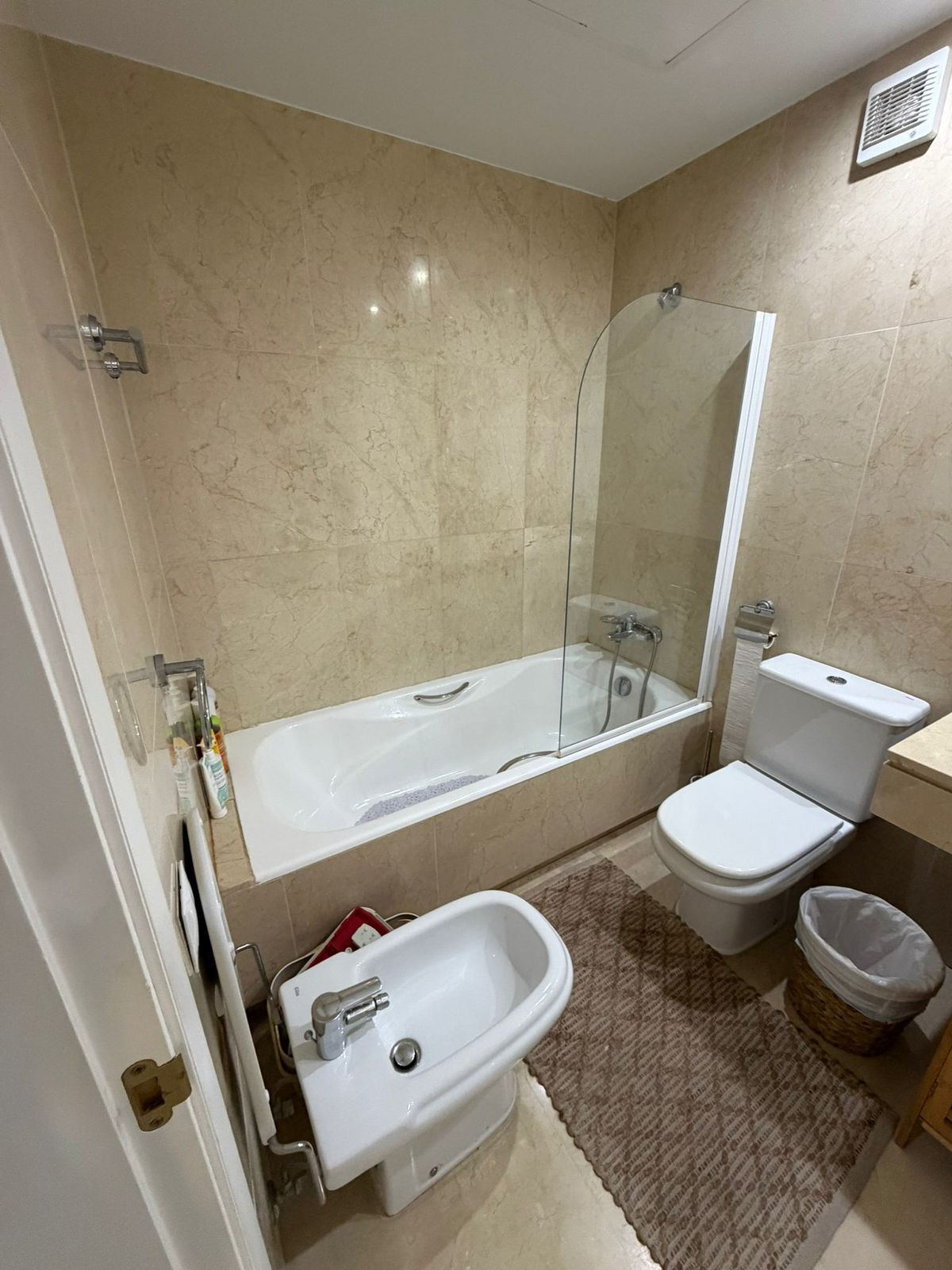 3 Bed, 2 Bath, ApartmentFor Sale, La Duquesa, Malaga