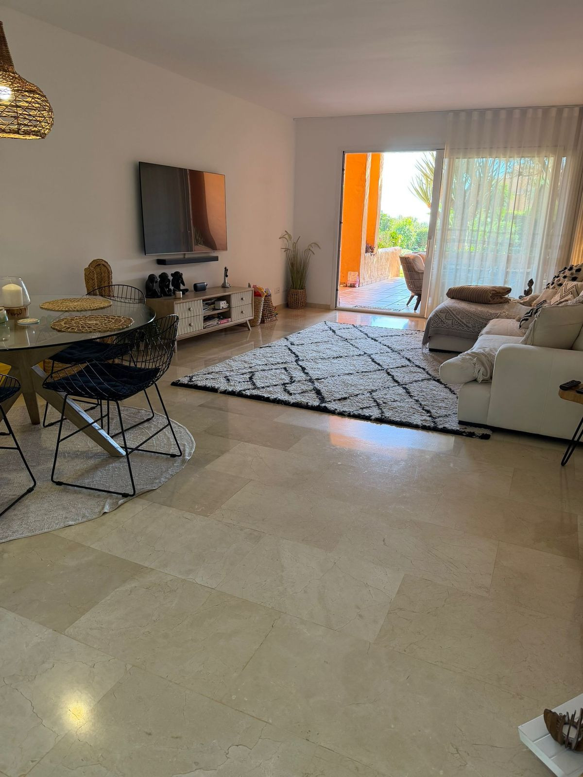 3 Bed, 2 Bath, ApartmentFor Sale, La Duquesa, Malaga