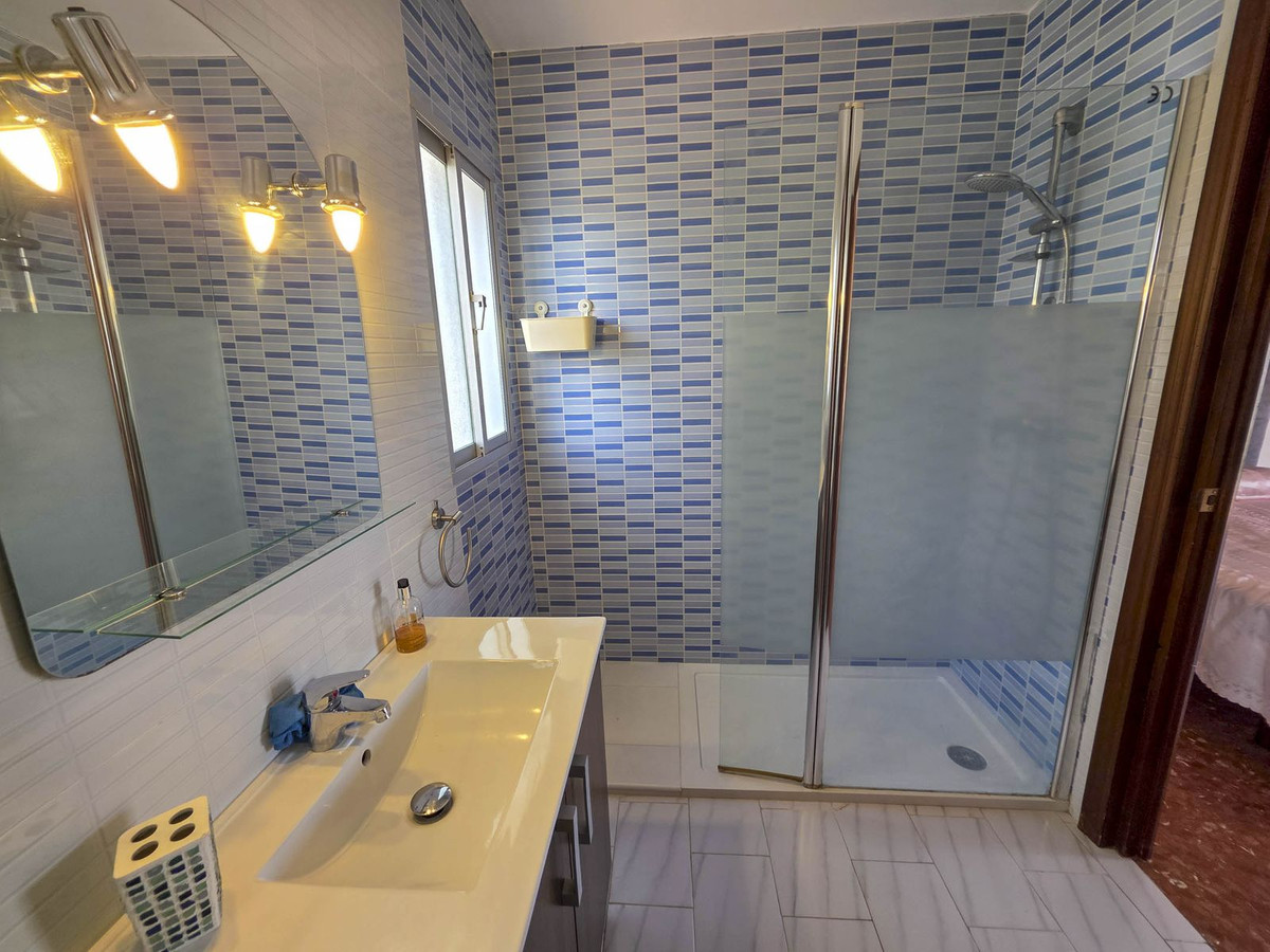 3 Bed, 2 Bath, HouseFor Sale, Estepona, Malaga