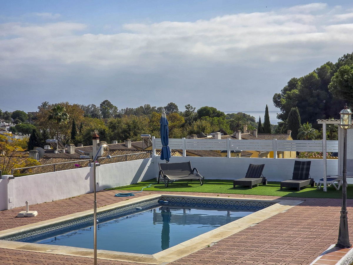 3 Bed, 2 Bath, HouseFor Sale, Estepona, Malaga