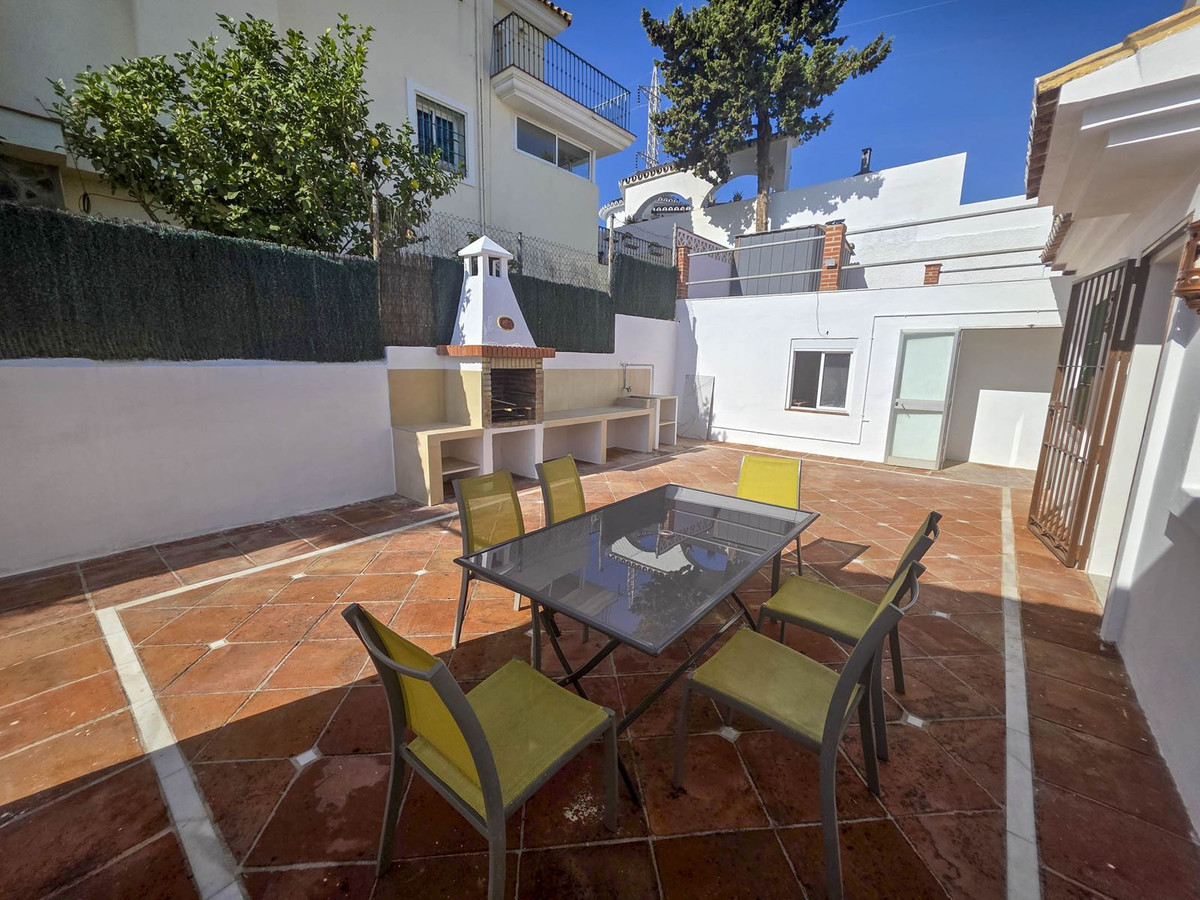 3 Bed, 2 Bath, HouseFor Sale, Estepona, Malaga