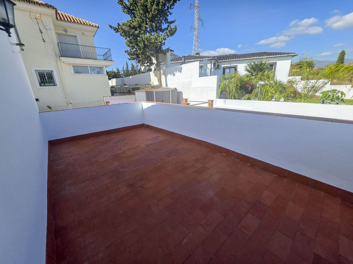 3 Bed, 2 Bath, HouseFor Sale, Estepona, Malaga