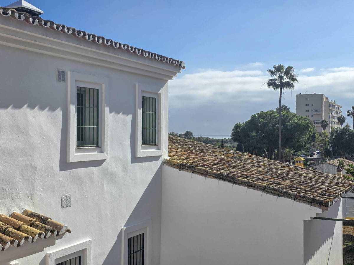 3 Bed, 2 Bath, HouseFor Sale, Estepona, Malaga