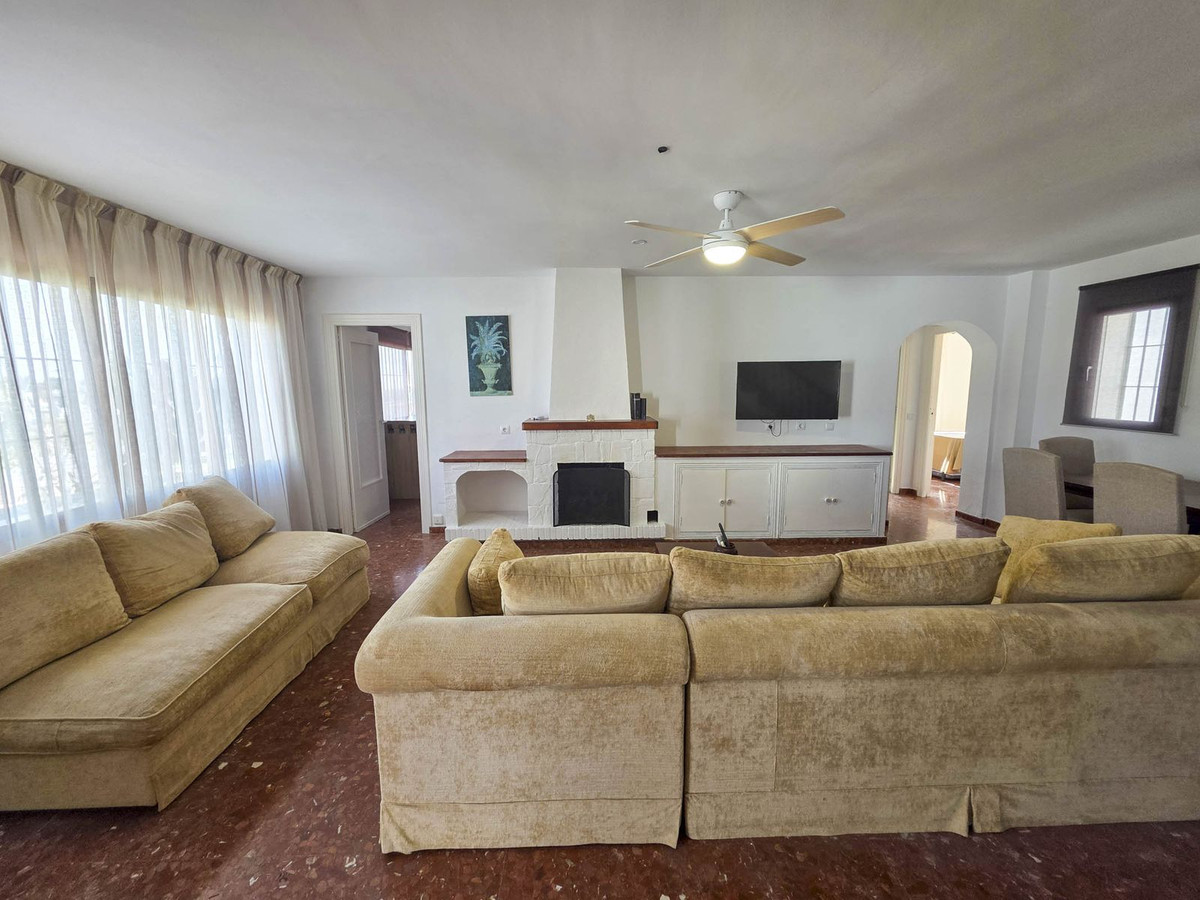 3 Bed, 2 Bath, HouseFor Sale, Estepona, Malaga