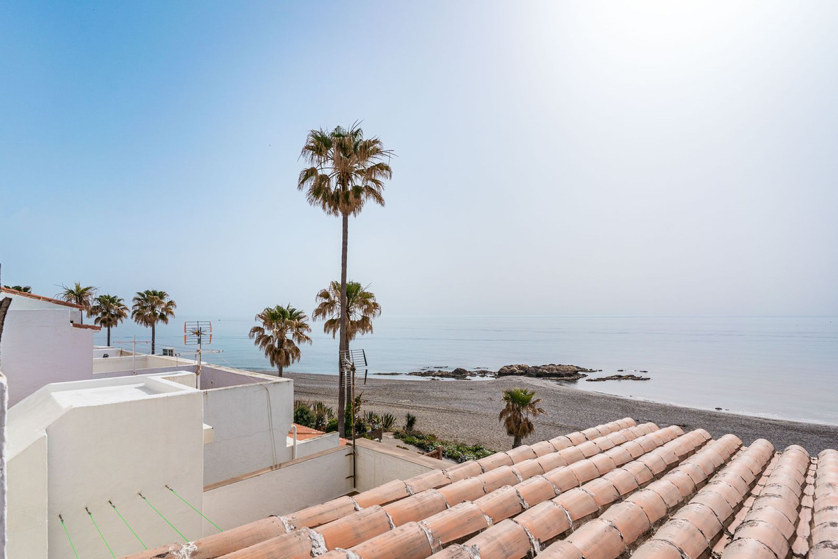 1 Bed, 1 Bath, HouseFor Sale, Punta Chullera, Malaga