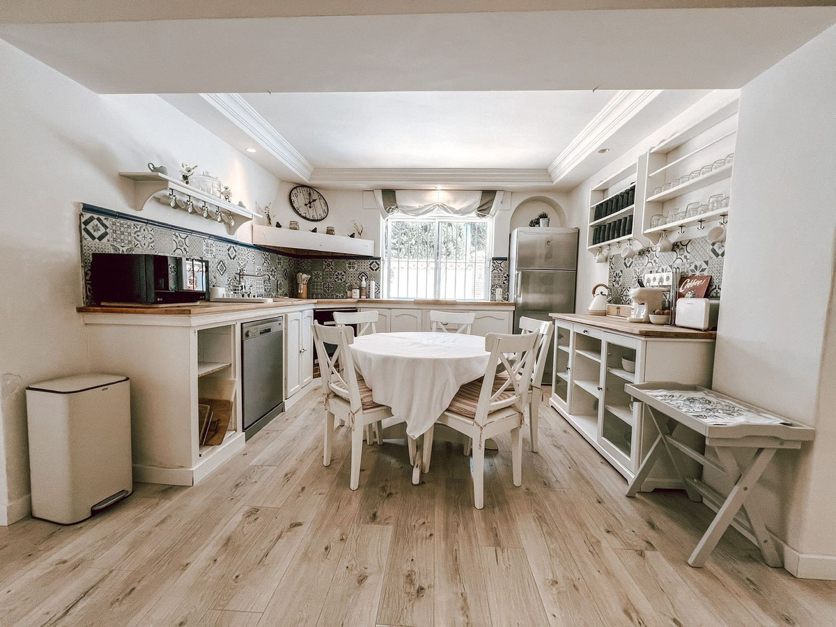 5 Bed, 5 Bath, HouseFor Sale, Marbella, Malaga