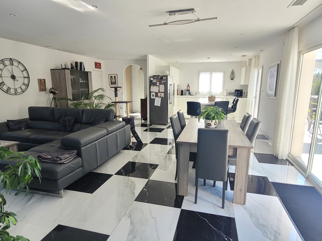 3 Bed, 1 Bath, HouseFor Sale, Autignac, Herault, Languedoc-Roussillon, 34480