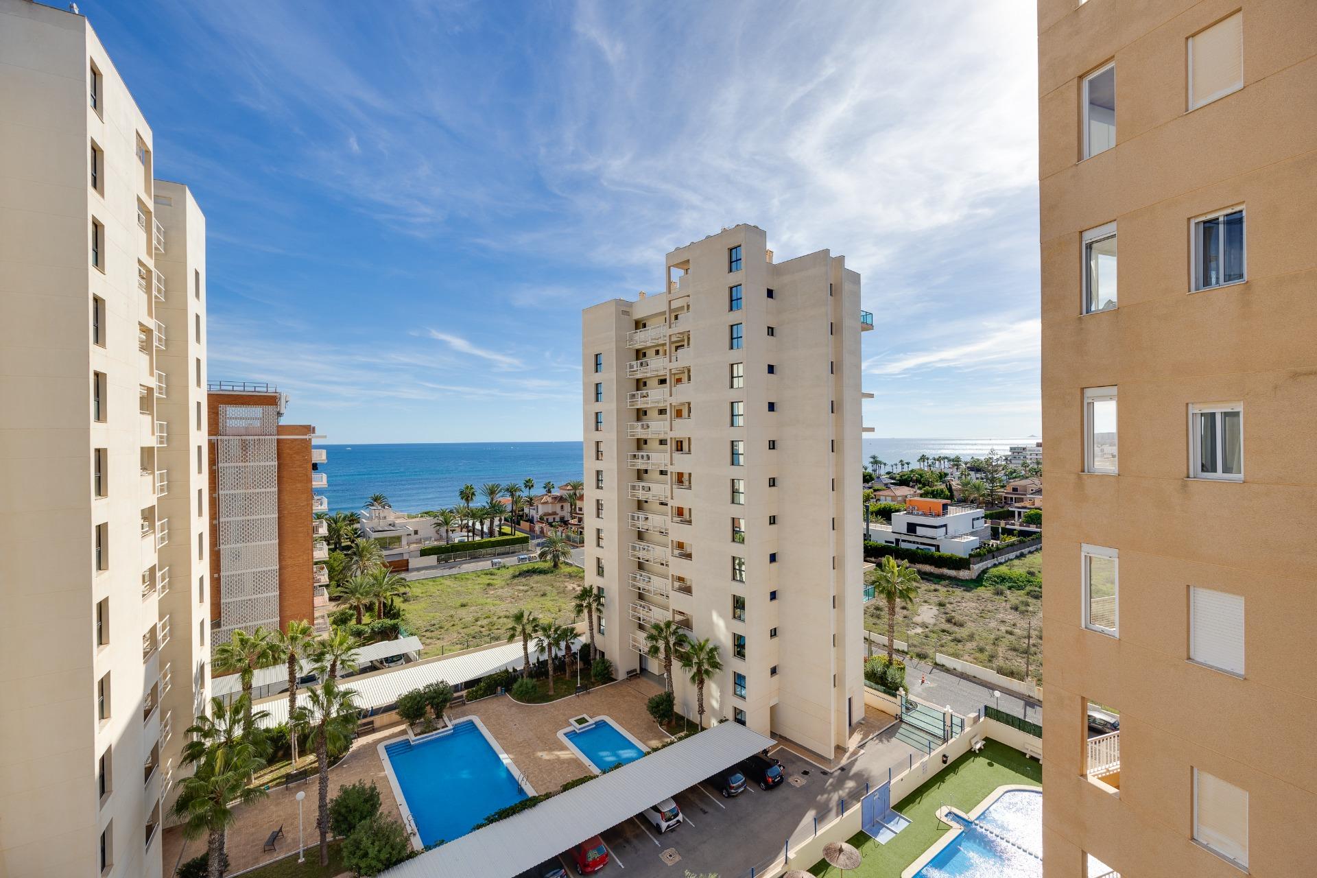 3 Bed, 2 Bath, ApartmentFor Sale, Torrevieja, Alicante