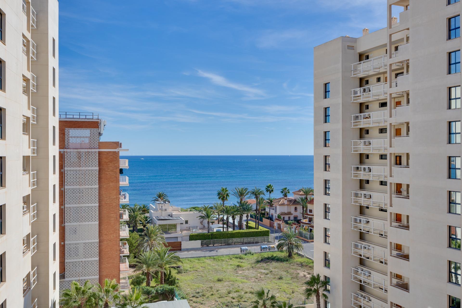 3 Bed, 2 Bath, ApartmentFor Sale, Torrevieja, Alicante