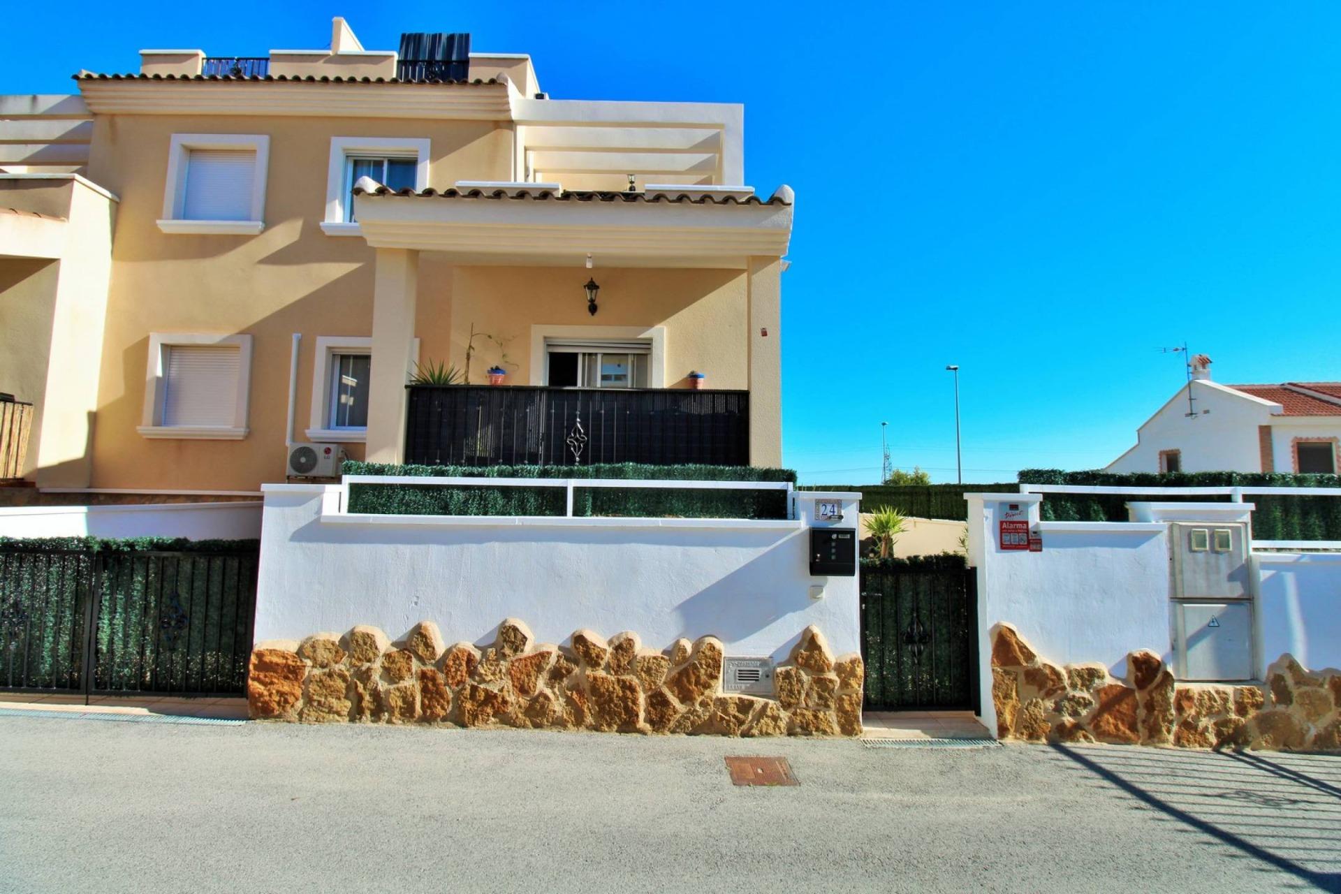 4 Bed, 2 Bath, HouseFor Sale, San Miguel de Salinas, Alicante