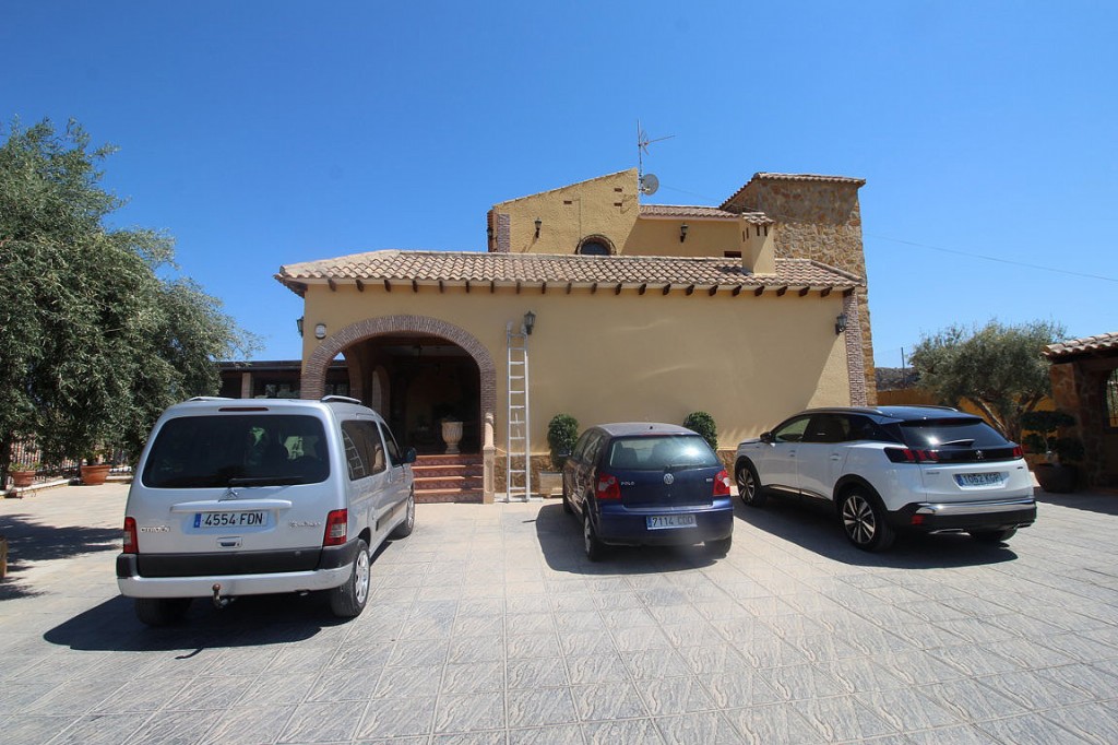 4 Bed, 4 Bath, HouseFor Sale, Bigastro, Alicante