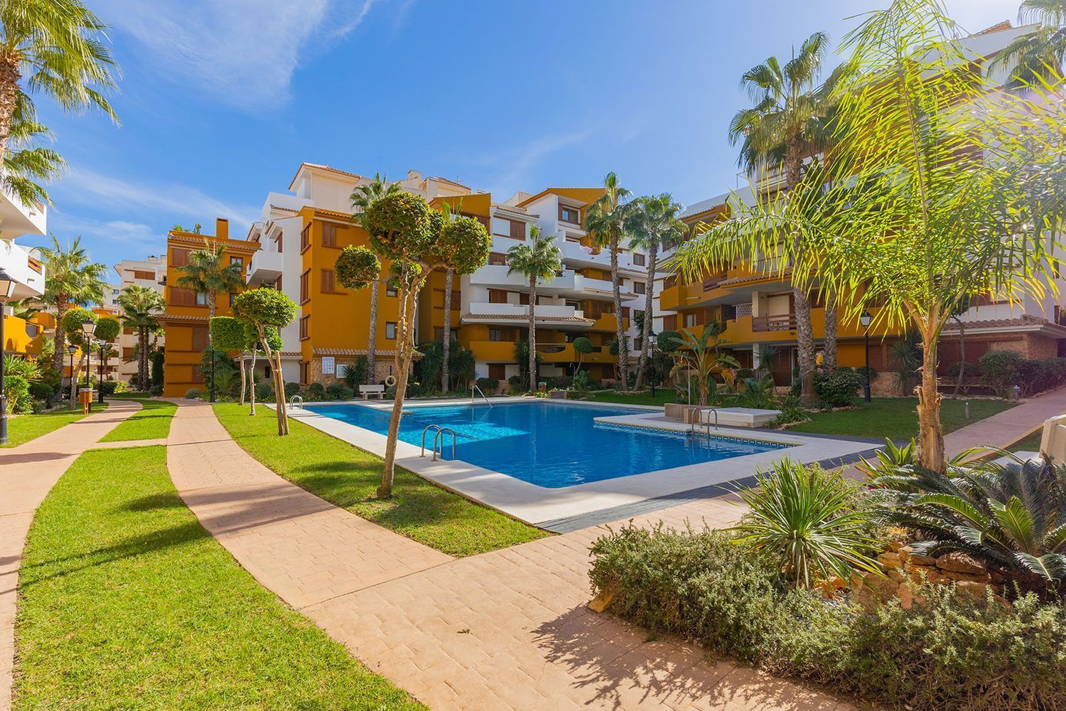 2 Bed, 2 Bath, ApartmentFor Sale, Torrevieja, Alicante