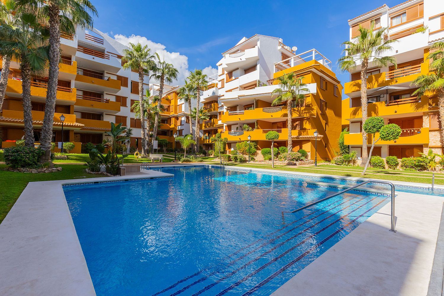 2 Bed, 2 Bath, ApartmentFor Sale, Torrevieja, Alicante