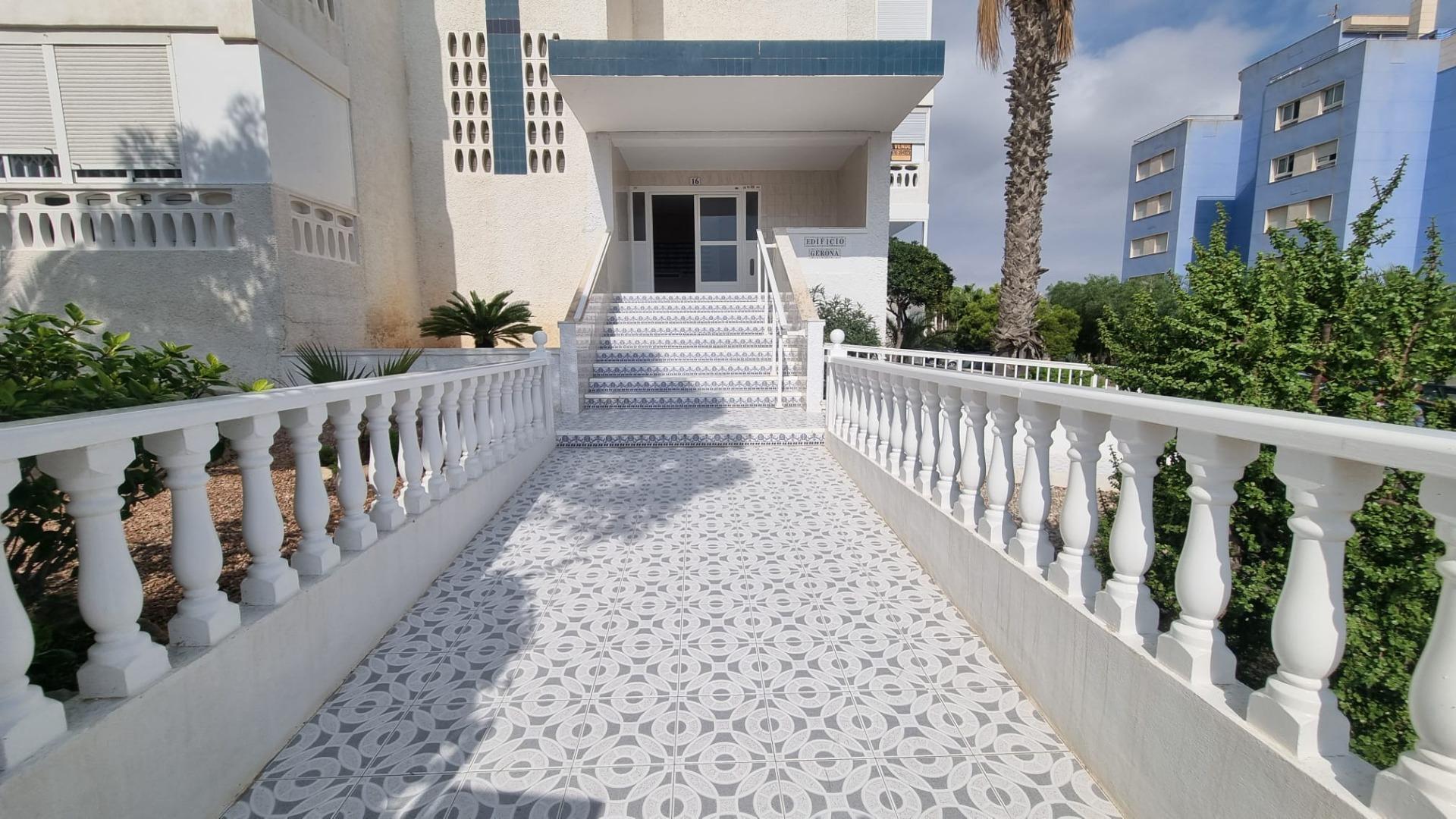 1 Bed, 1 Bath, ApartmentFor Sale, Torrevieja, Alicante